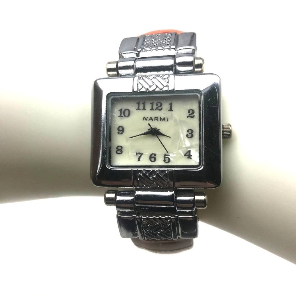 Narmi Women's Silver Tone Analog Quartz Cuff Watch F0406 New Battery